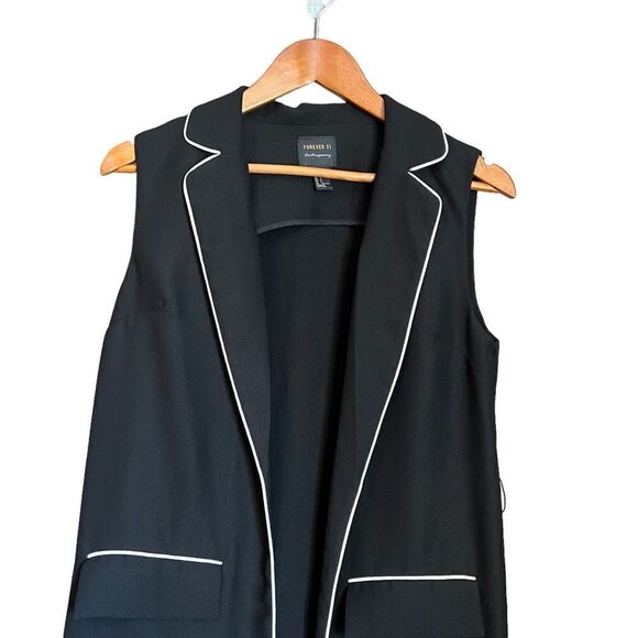 3 for $30! Forever 21 black sleeveless blazer - Picture 2 of 6